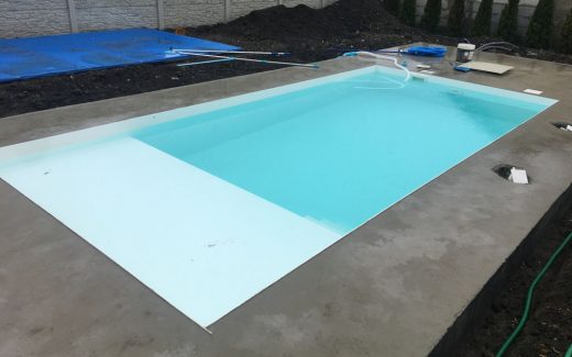 Biely bazén s ležadlom RELAX | bazen