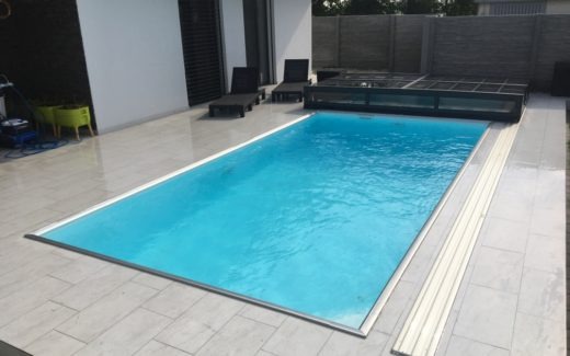 Hranatý biely bazén MODERN s hliníkovým lemom